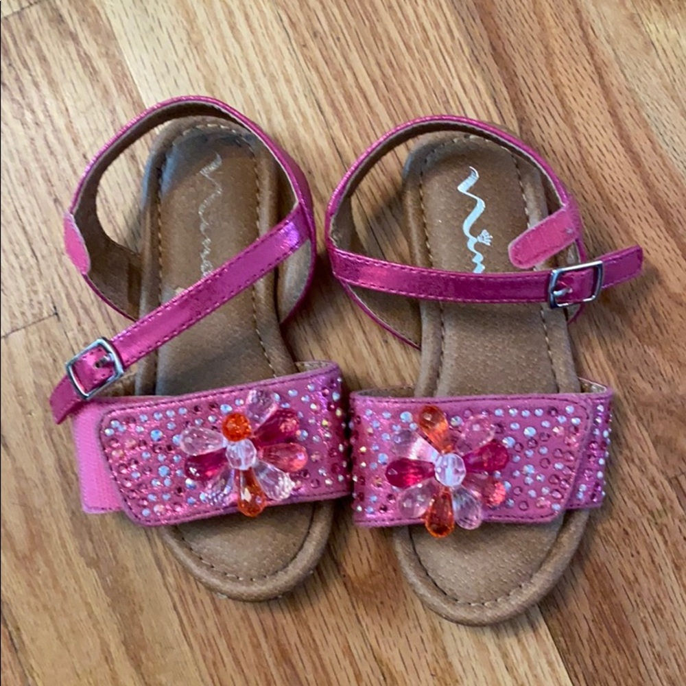 Girls pretty sandals
